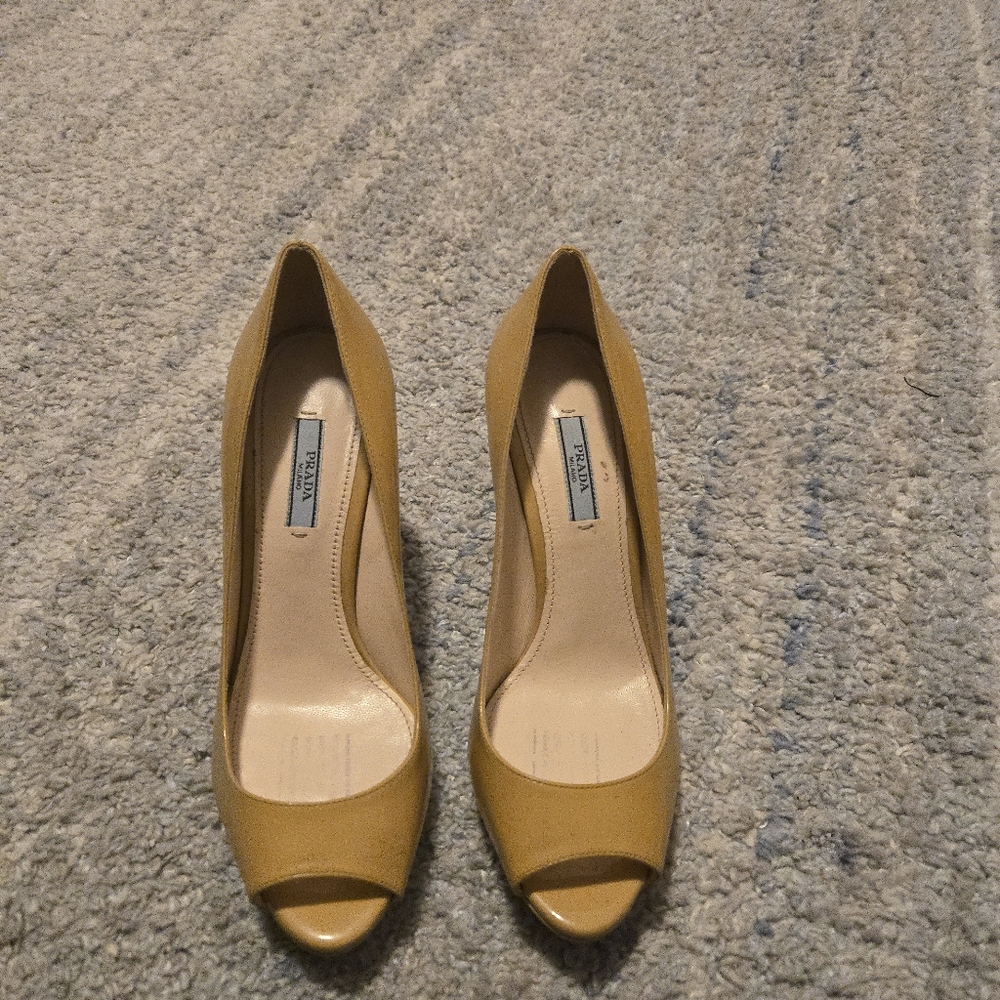Prada Patent Open Toe Heels Size 8.5 Tan